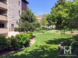 1600 Green Bay building in Highland Park, IL