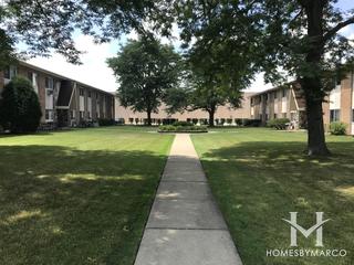 Lawrencewood Garden subdivision in Niles, IL