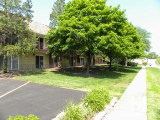 3N550 Crown building in Elmhurst, IL