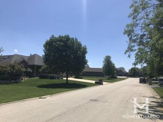Wooded Oaks subdivision in Homer Glen, IL