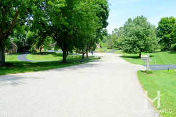 Fenview Estates subdivision in Tower Lakes, IL