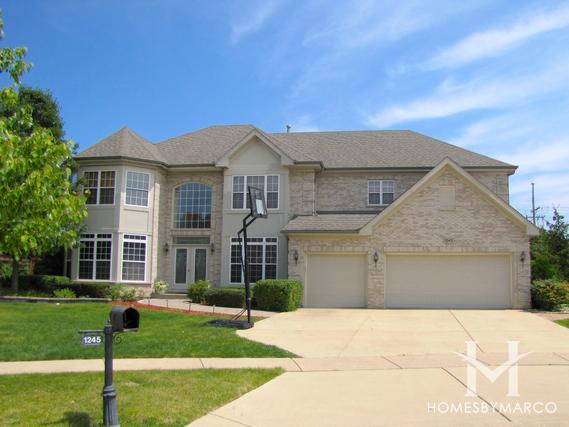 Peregrine Lake Estates subdivision in Palatine, IL