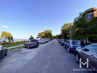 Sheridan Square building in Evanston, IL