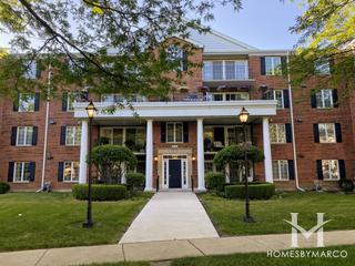 326 Park building in Clarendon Hills, IL