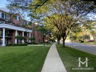 326 Park building in Clarendon Hills, IL