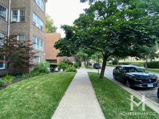 725 Emerson building in Evanston, IL