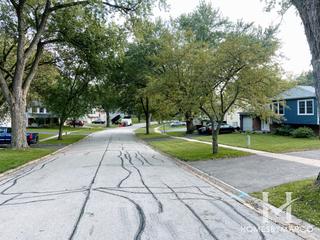 Photos of Woodridge Woods subdivision in Woodridge, IL