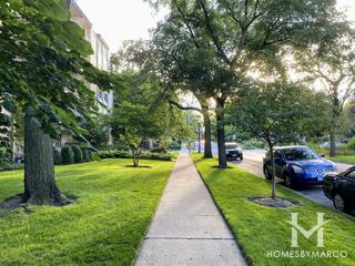 Oakton Court building in Evanston, IL