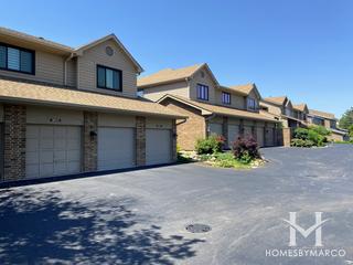 Old Oak Condominiums subdivision in Darien, IL