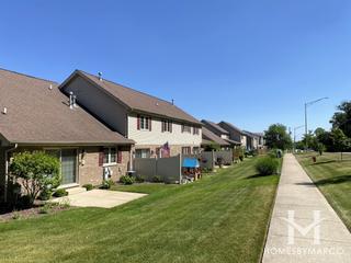 Equestrian Ridge subdivision in Hickory Hills, IL