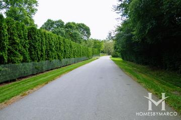 Barrington Lakes subdivision in Barrington Hills, IL