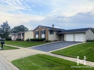 Photos of Morganfield subdivision in Elk Grove Village, IL