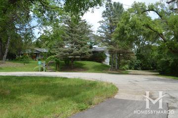 Photos of Woodland Shores subdivision in Barrington, IL