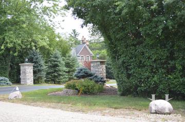 Woodland Shores subdivision in Barrington, IL