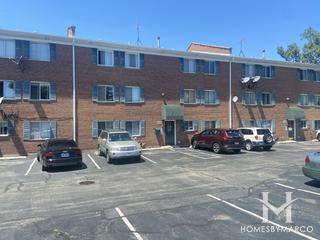 Cabot Crossing building in Glenview, IL