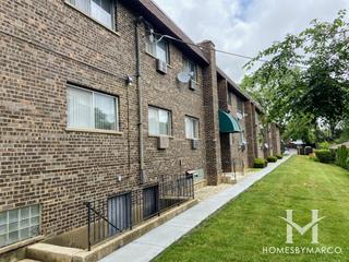 Roselle Greens subdivision in Roselle, IL