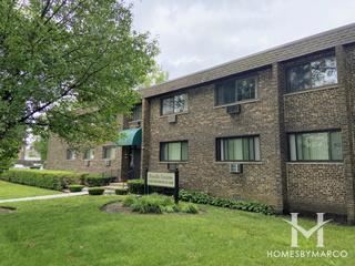 Roselle Greens subdivision in Roselle, IL