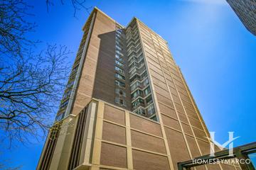 Shoreline Towers building in the Edgewater neighborhood of Chicago, IL
