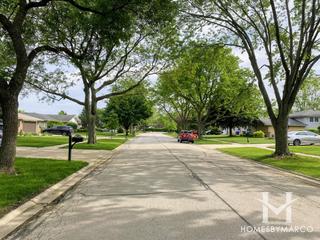 Farmingdale subdivision in Darien, IL