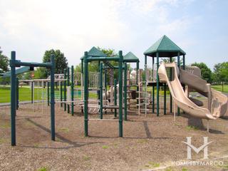 Longmeadow Estates subdivision in Mundelein, IL