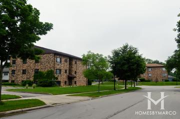Glen Ellyn Court subdivision in Glen Ellyn, IL