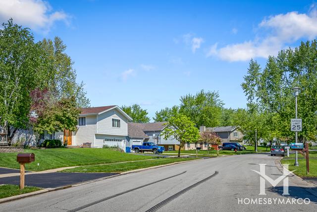 Country Place subdivision in Bartlett, IL