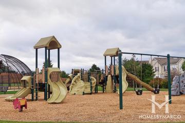 Silverstone Lake subdivision in Carpentersville, IL