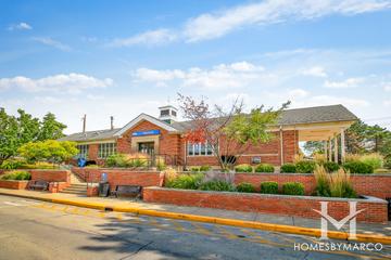 Photos of the Glen Ellyn Metra station in Glen Ellyn, IL