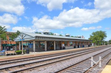 Photos of the Elmhurst Metra station in Elmhurst, IL