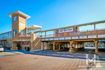 Photos of the Oak Park Metra station in Oak Park, IL