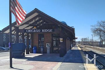 Photos of the Chicago Ridge Metra station in Chicago Ridge, IL