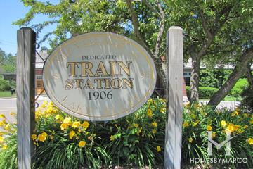Photos of the Lake Bluff Metra station in Lake Bluff, IL