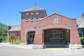 Lake Bluff station in Lake Bluff, IL