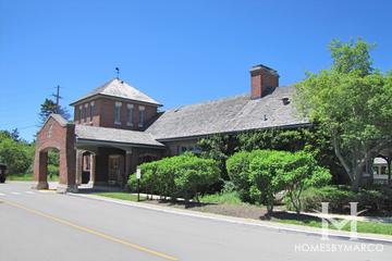 Lake Bluff station in Lake Bluff, IL
