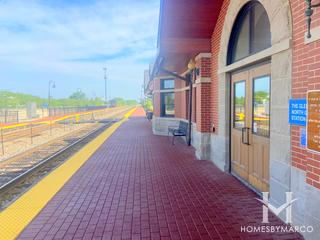 Glen of North Glenview station in Glenview, IL