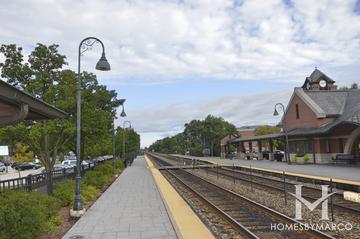 Glenview station in Glenview, IL