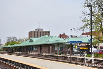 Photos of the Des Plaines Metra station in Des Plaines, IL