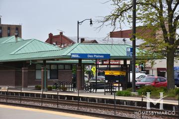 Des Plaines station in Des Plaines, IL